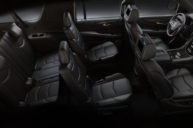 Round Trip Between Calgary & Banff Full-Size SUV - The Experience of a Private Calgary-Banff SUV Transfer