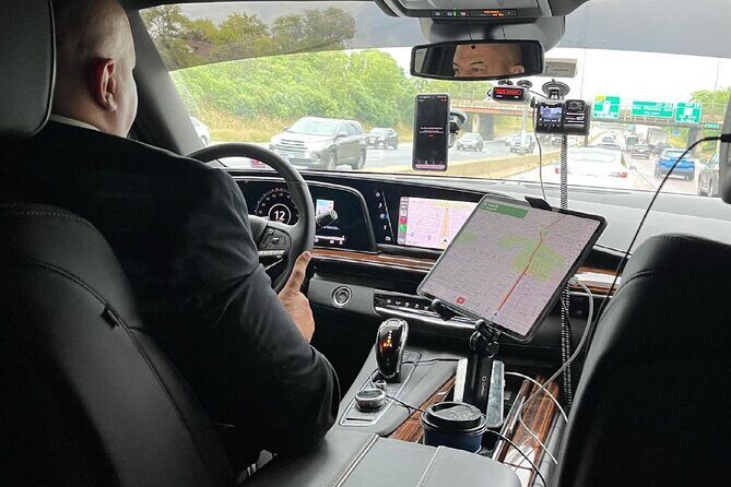 Royal Limo Services - Chicago Executive Limo Service - The Chauffeur Experience