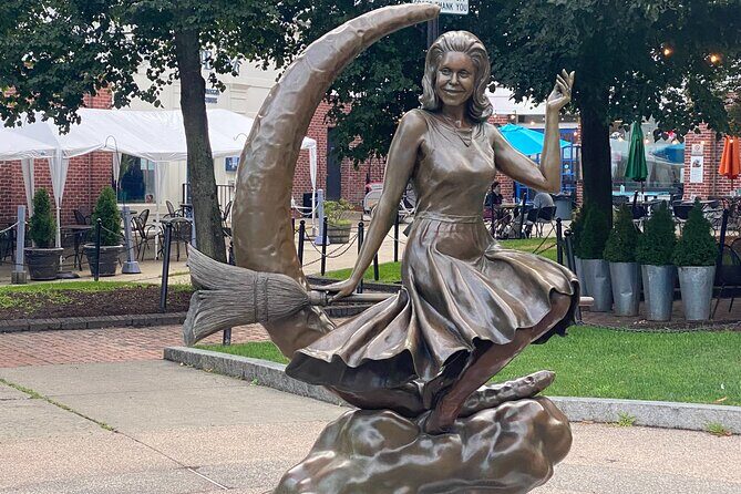 Salem Bewitched Tour With Tarot Reading - Key Points
