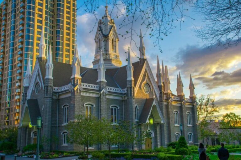 Salt Lake City: Ultimate Guided Sightseeing Tour by Bus - The Role of the Guides and Stories