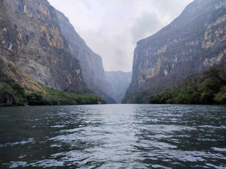 San Cristobal: Sumidero Canyon and Botanero Restaurant Tour - Exploring Sumidero Canyon: The Natural Wonder