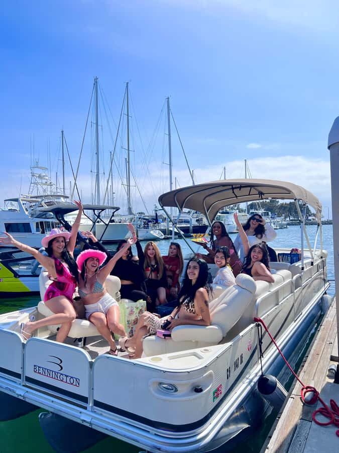 San Diego: Bennington Luxury Pontoon Rental - Analyzing the Cost and Value