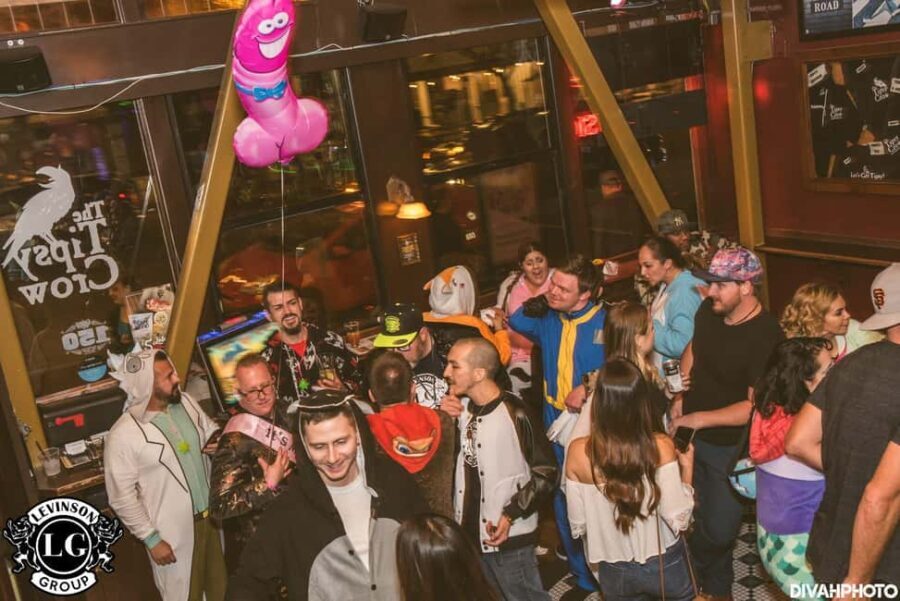 San Diego: Downtown Bar Crawl Party Pass - Who Would Enjoy This?