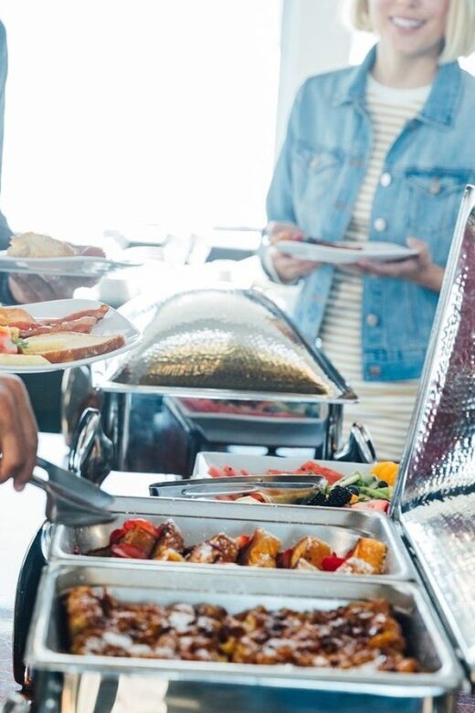 San Francisco: Christmas Day Buffet Brunch or Dinner Cruise - What to Expect During the Cruise