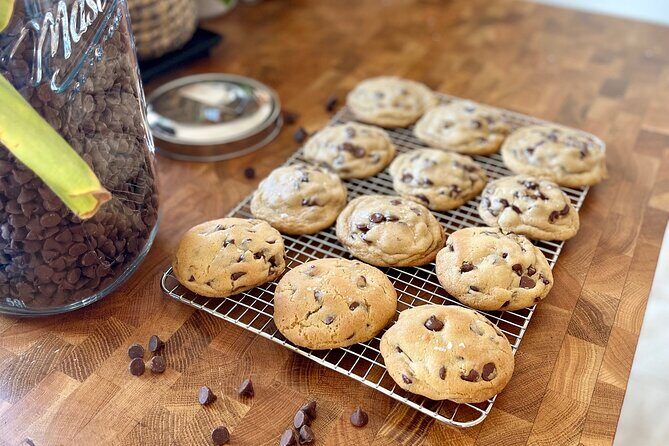 San Franciscos Essential Chocolate Chip Cookie Workshop - The Experience’s Atmosphere and Group Dynamics
