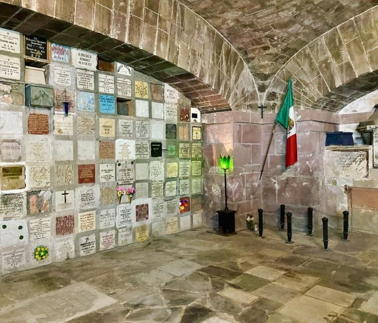 San Miguel de Allende: Day of the Dead Walking Tour & Drink - What You Get for the Price