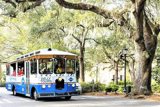 Savannah Land & Sea Combo: City Sightseeing Trolley Tour with Riverboat Cruise - What to Expect on the Tour