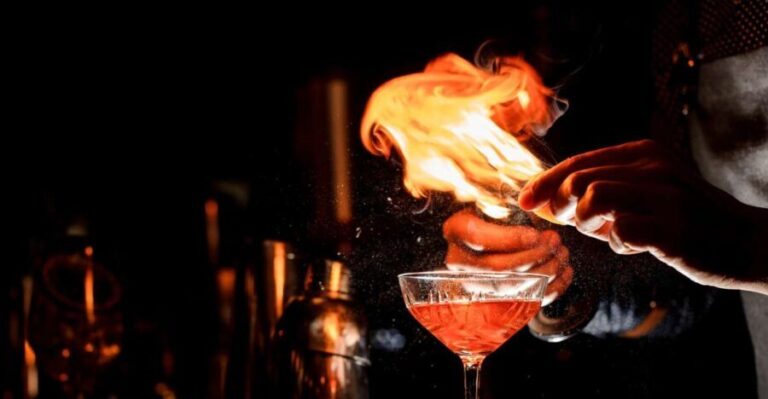 Savannah: Midnight in the Garden Walking Tour and Pub Crawl - The Core of the Tour: Stories & Sites