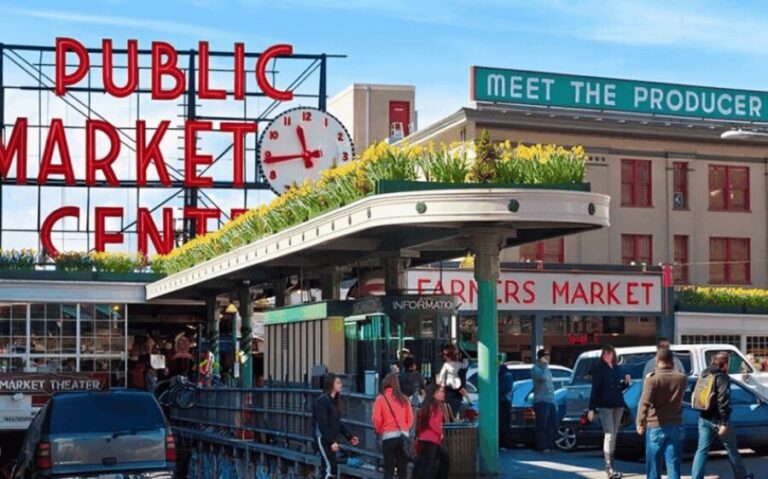 Seattle : Must-See Attractions Walking Tour With A Guide - Why a Private, Custom Tour Matters