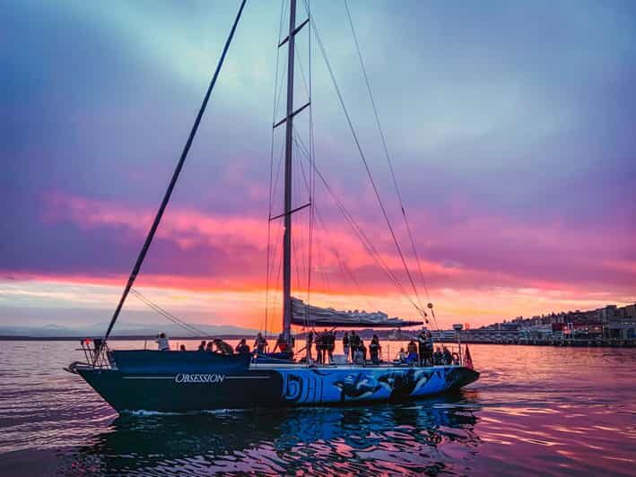 Seattle: Sunset Sailing Cruise - The Crew and Experience