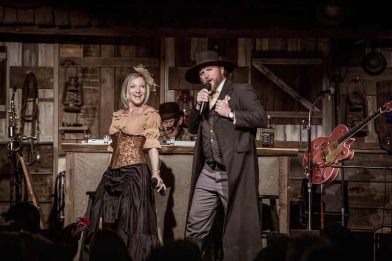 Sedona: Western Dinner Theater and Town Experience - Who Will Appreciate This Tour?