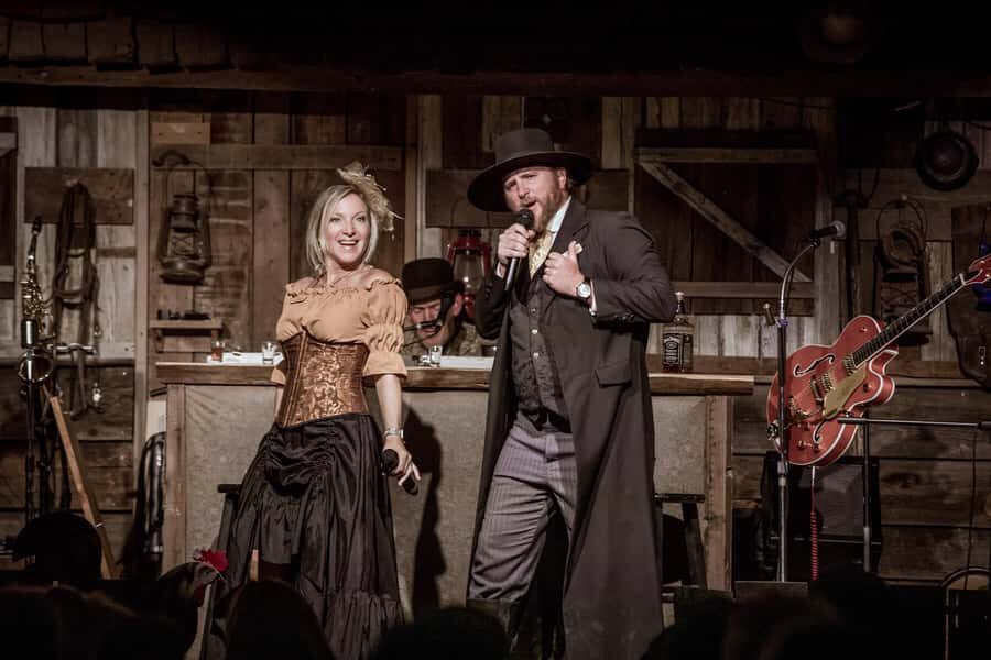 Sedona: Western Dinner Theater and Town Experience - Who Will Appreciate This Tour?