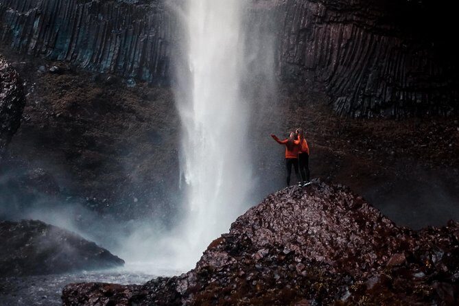 See Multnomah, two waterfalls & Vista House (Transport Included) - The Benefits of a Guided, Small-Group Tour