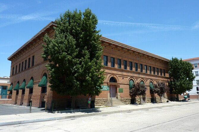 Self-Guided Bakersfield Scavenger Hunt: Resilient Bakersfield - The Highlights of the Bakersfield Scavenger Hunt