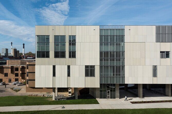 Self-Guided Iowa Scavenger Hunt: City of Literature - What the Experience Offers: The Nuts and Bolts