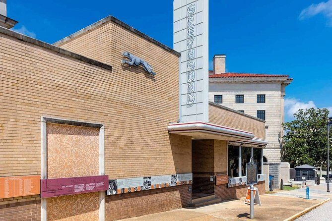 Self-Guided Montgomery Scavenger Hunt: History & Heroes - The Sum Up