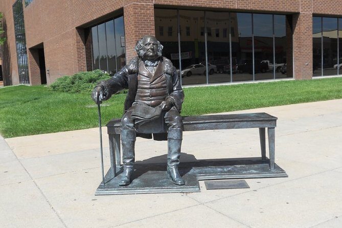 Self-Guided Rapid City Scavenger Hunt: City of Presidents - Weighing the Value