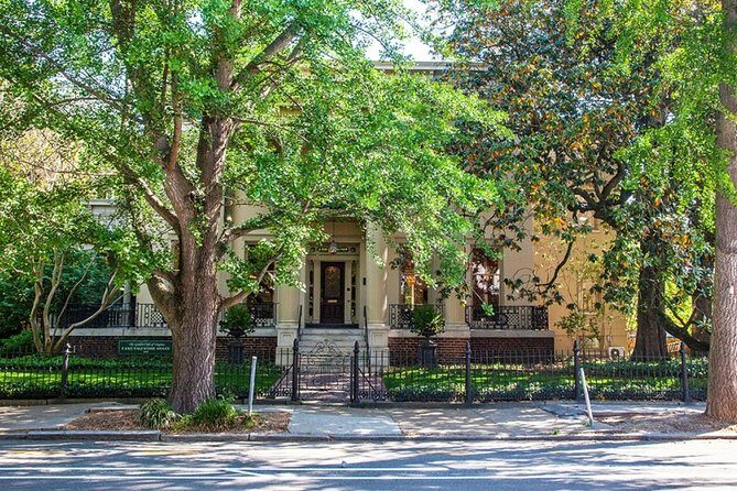 Self Guided Richmond Scavenger Hunt: City Center Spectacles - What’s Included and What Isn’t