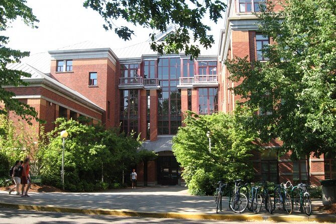 Self-Guided Scavenger Hunt: Eugene Waddle Around Campus - How the Experience Plays Out