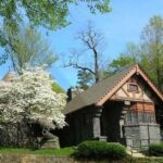 Self-Guided Scavenger Hunt: Huntington A Walk To Remember - Who Will Enjoy This?