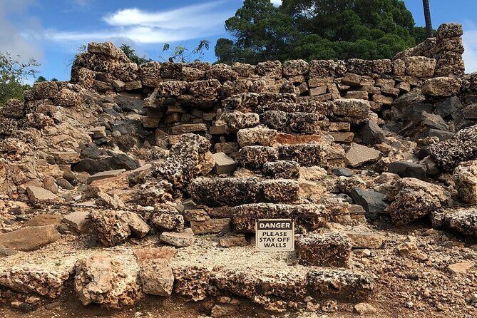 Self-Guided Scavenger Hunt: Lahaina Over The Rainbow - The Realities of the Experience