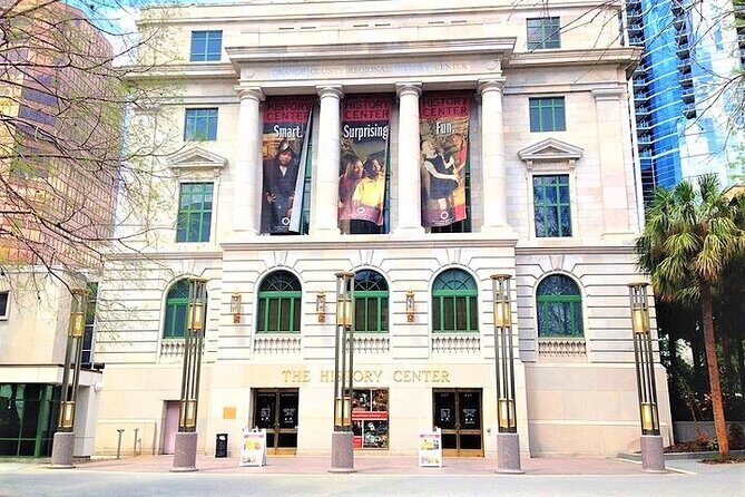 Self-Guided Scavenger Hunt: Lake Eola's Art Scene & Scenery - The Experience for Different Types of Travelers