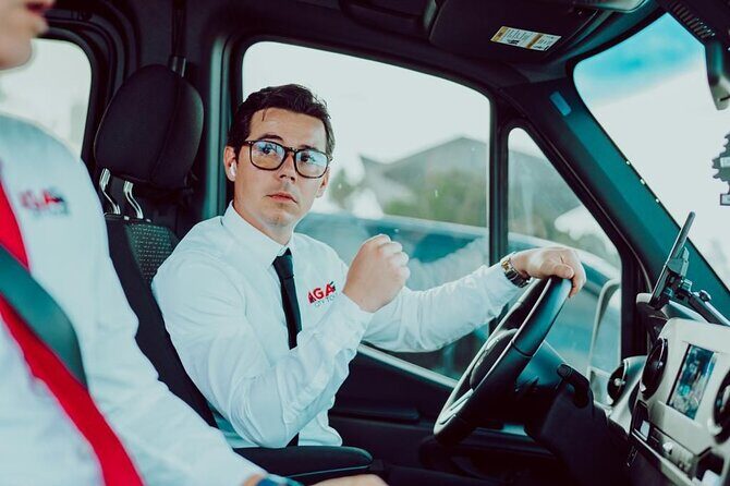 Shuttle service from Miami International Airport - Arrival Experience: From Airport to Vehicle