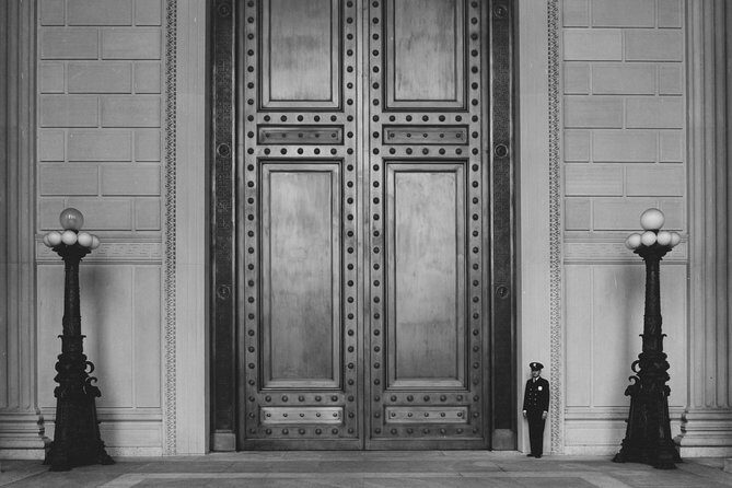 Skip-the-line National Archives Building Exclusive Guided Tour - How the Tour is Structured