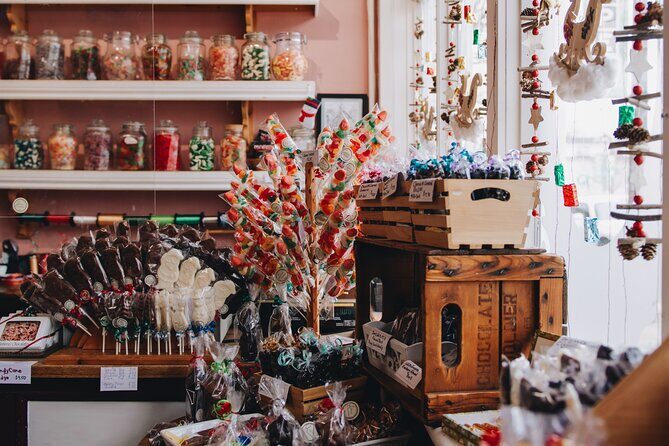 Small Group Mystery Shop and Dine Christmas Tour from Toronto - Who Is This Tour Best Suited For?