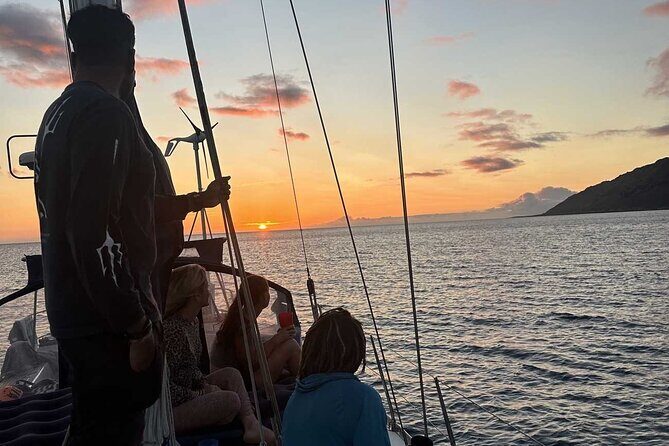 Small Group Waikiki Sunset Sailing Tour - The Boat and Comfort Features