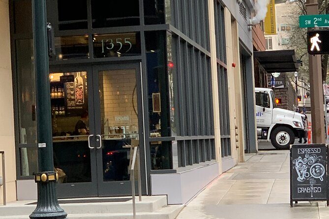 Smartphone-Guided Walking Tour of Downtown Portland - The Real-World Feedback