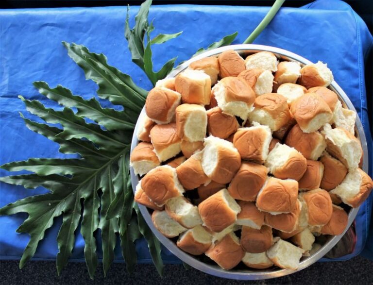 South Maui: Sunset Prime Rib or Island Fish Dinner Cruise - The Experience in Detail