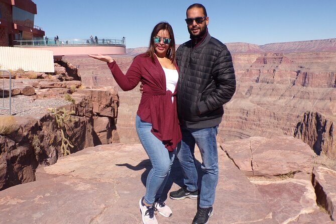 Spanish Grand Canyon Tour with Skywalk Access and Lunch - Detailed Itinerary Breakdown