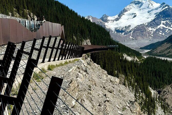 Spanish Private Tour to Columbia Icefields from Calgary - The Value of a Private, Guided Glacier Adventure