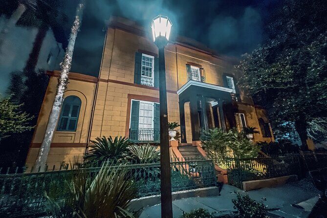 Spirits and Scoundrels Adults Only Savannah Ghost Tour | 10pm - The Itinerary in Detail