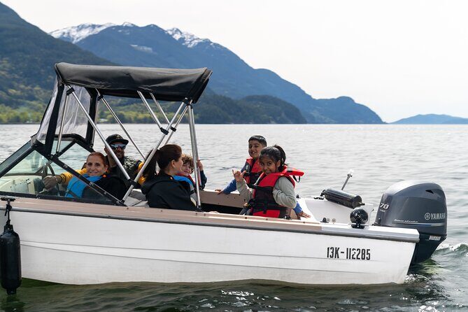 Squamish 4hr Rental 17ft Fiberglass Hourston with 70HP Engine - The Experience from the Traveler’s Perspective