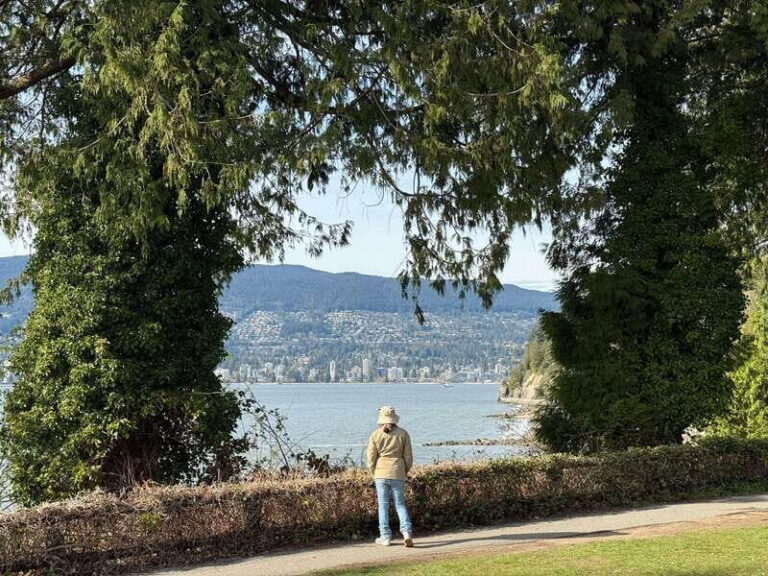 Stanley Park CarTour:SmallGroup/Comfort&CheaperThan BikeTour - Is This Tour Right for You?
