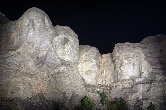 Stars & Stripes: Mount Rushmore Night Ceremony - An In-Depth Look at the Mount Rushmore Night Ceremony Tour