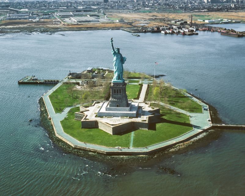 Statue of Liberty & Ellis Island - Guided Tour 8ppl Max - What to Expect from This Tour