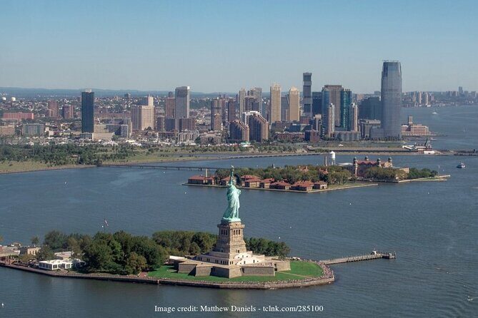 Statue of Liberty & Ellis Island: Private Half-Day Guided Tour - What We Like About the Tour