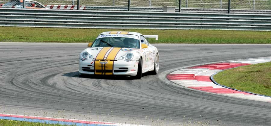 Takapuna: Race Car Simulator - The Location and Setup