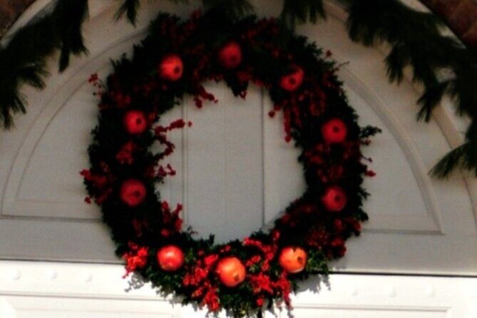 Tales of Christmas Past and Present in Williamsburg - Why We Like This Tour