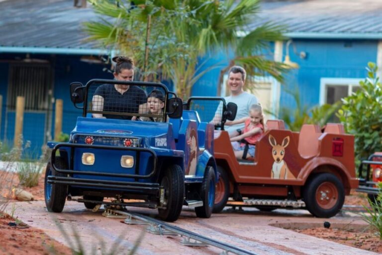 Tampa: ZooQuarium- ZooTampa & Florida Aquarium Combo Ticket - Diving into The Florida Aquarium