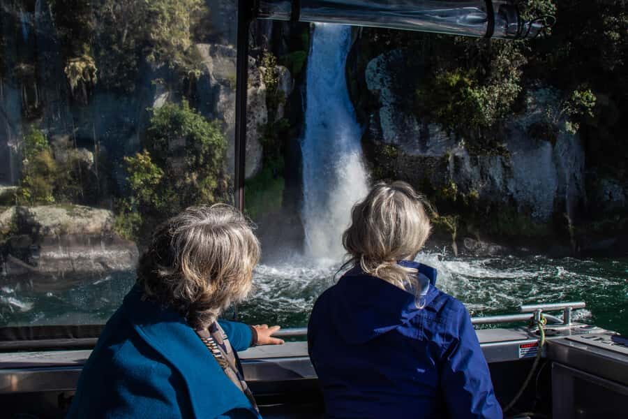 Taupo: Lake Taupo Western Bays Catamaran Tour with Bush Walk - The Experience from the Traveler Perspective