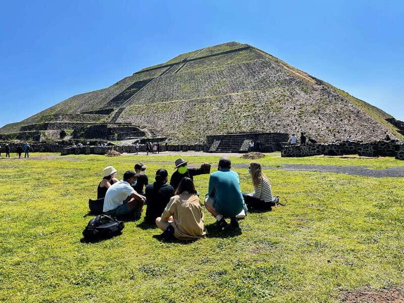 Teotihuacan Pyramids & lunch at my Grandma's house - The Value of This Experience