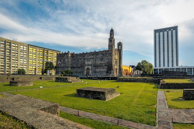 Teotihuacan ruins and Guadalupe Basilica Guided Tour Experience - What Makes This Tour Stand Out