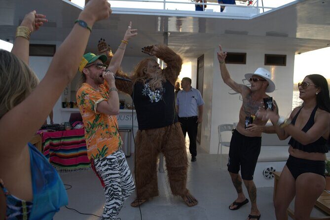 Tequila Boat Tours with Live Entertainment in Cabo - What the Reviews Say
