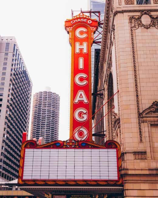 The Chicago Theatre Tour Experience - Behind-the-Scenes and Unique Features