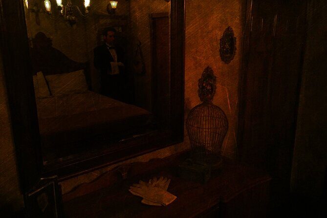 "The Study" Escape Room - The Setting and Atmosphere