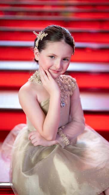 Times Square VIP Photoshoot on the Iconic Red Stairs - The Experience Itself: What to Expect